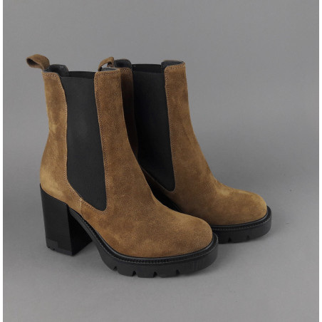 Janet & Janet " Tronchetto Donna Margot Camoscio Biscotto Prezzo 180,00