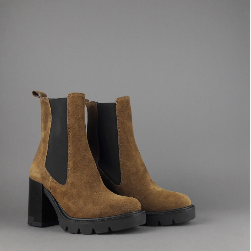 Janet & Janet " Tronchetto Donna Margot Camoscio Biscotto Prezzo 180,00