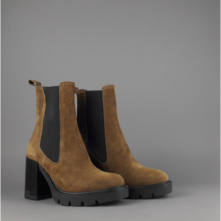 Janet & Janet " Tronchetto Donna Margot Camoscio Biscotto Prezzo 180,00