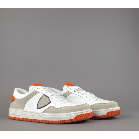 Philippe Model _ Sa Sneakers Uomo Low Lyon Microfibra Vegan Bianco Arancio Fluo Prezzo 260,00