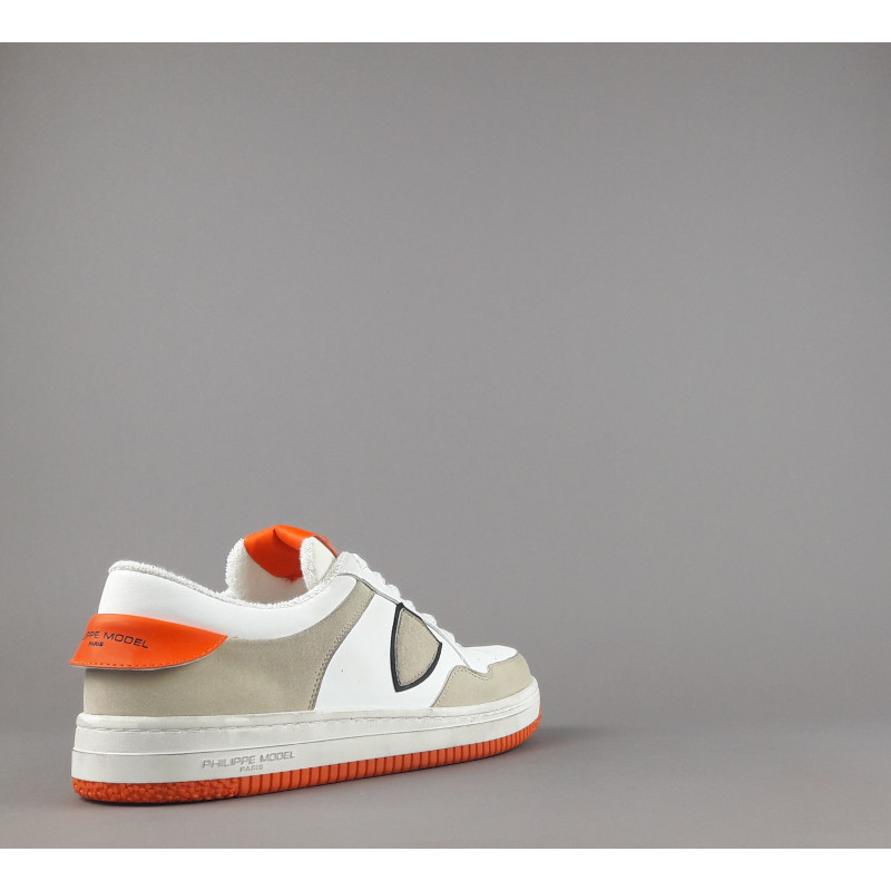 Philippe Model _ Sa Sneakers Uomo Low Lyon Microfibra Vegan Bianco Arancio Fluo Prezzo 260,00