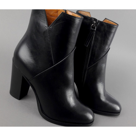 Archyve Tronchetto Donna Pelle Nero Cerniera Laterale Prezzo 250,00