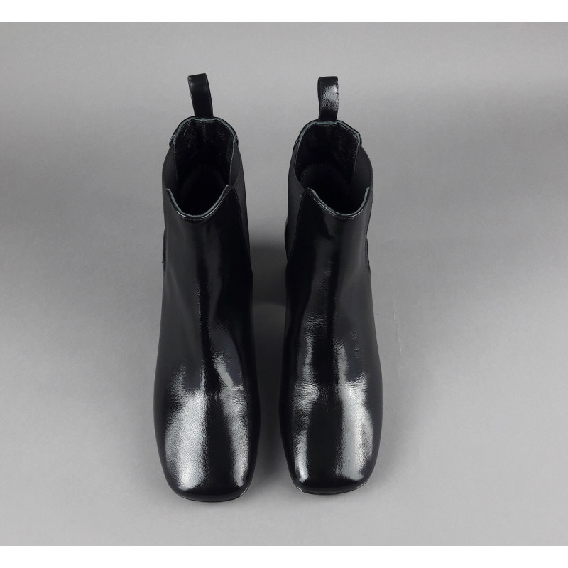 White D' // Tronchetto Donna Pelle Lucida Nero Elastici Laterali Prezzo 195,00