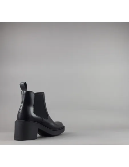 Frau /// Tronchetto Donna Pelle Nero Elastici Laterali Prezzo 139,00
