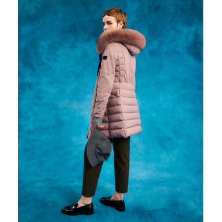 Peuterey /// Piumino Donna Slim Seriola Tessuto Tecnico Rosa Antico Cappuccio Pelliccia Prezzo 800,00