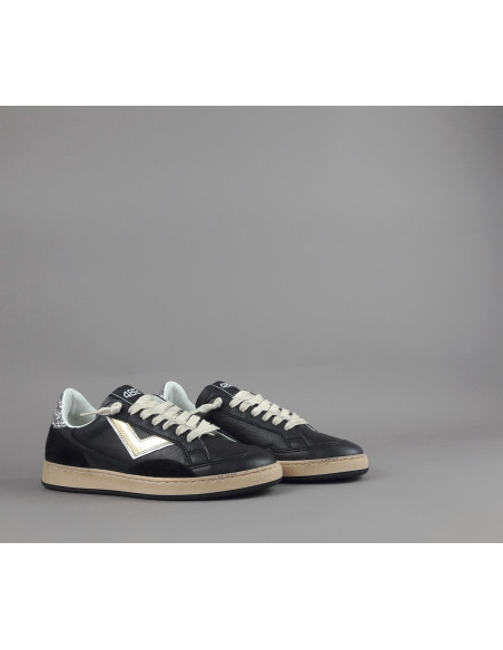 4B12 \ Sneakers Play Donna Pelle Nero Prezzo 199,00