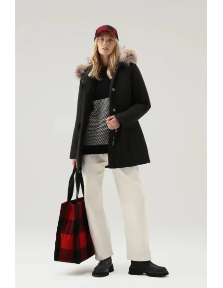 Woolrich \ Arctic Parka Donna Urban Touch Nero Prezzo 900,00 Woolrich \ Arctic Parka Donna Urban Touch Nero Prezzo 900,00