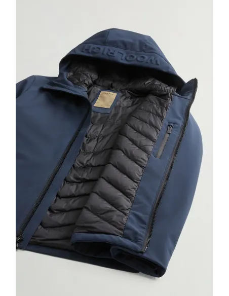 Woolrich \ Giacca Uomo Pacific Soft Shell Blu Scuro Prezzo 450,00 Woolrich \ Giacca Uomo Pacific Soft Shell Blu Scuro Prezzo 450,00