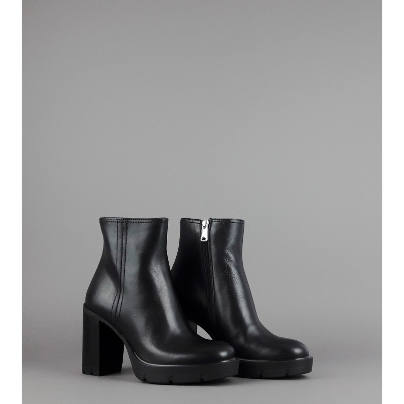 Janet Sport Tronchetto Donna Amanda Pelle Nero Zip Laterale Prezzo 170,00