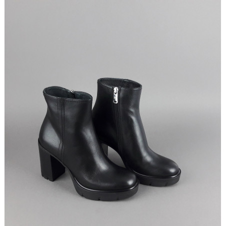 Janet Sport Tronchetto Donna Amanda Pelle Nero Zip Laterale Prezzo 170,00