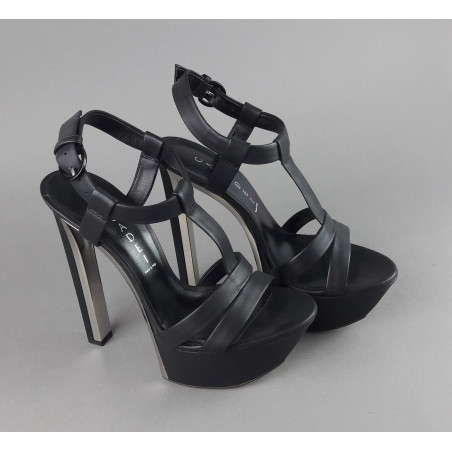 Casadei Sandalo Donna Pelle Nappa Nero Prezzo 700,00