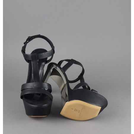 Casadei Sandalo Donna Pelle Nappa Nero Prezzo 700,00