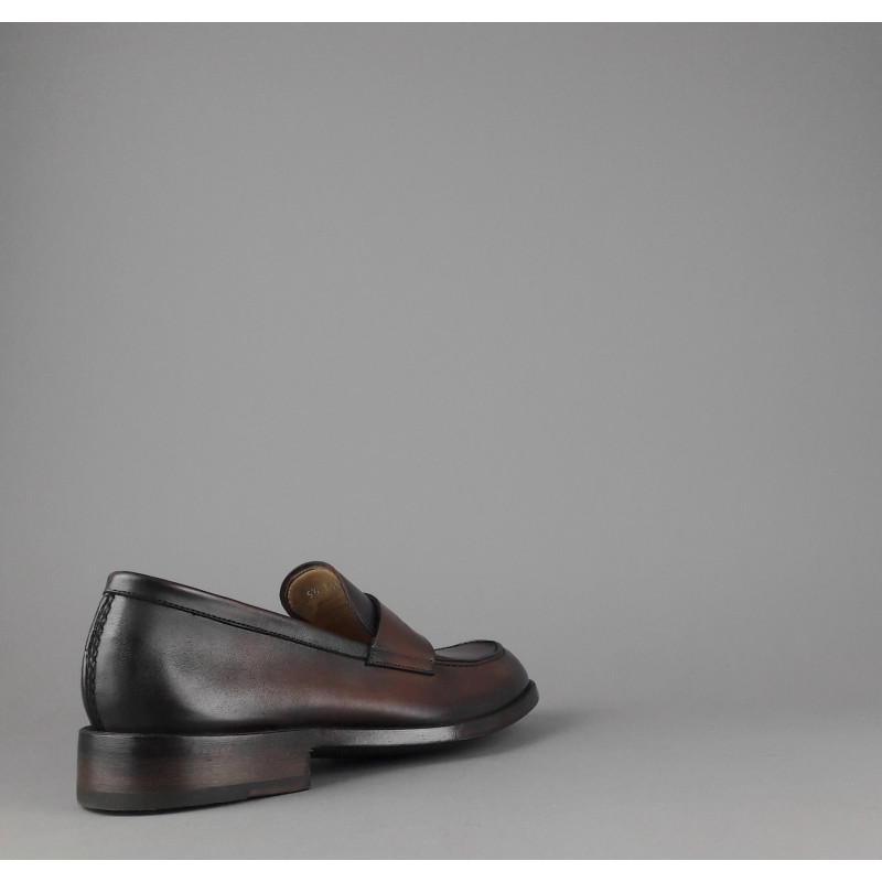 Barrett - - Mocassino Uomo College Vitello Anticato Marrone Scuro Fondo Cuoio Prezzo 395,00